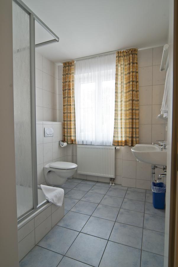 Gasthof Stocker Landsham Zimmer foto