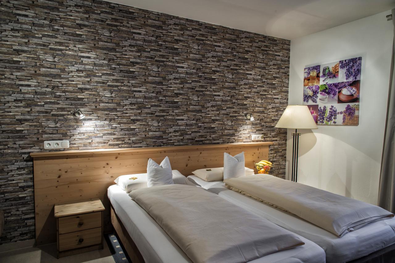 Gasthof Stocker Landsham Zimmer foto